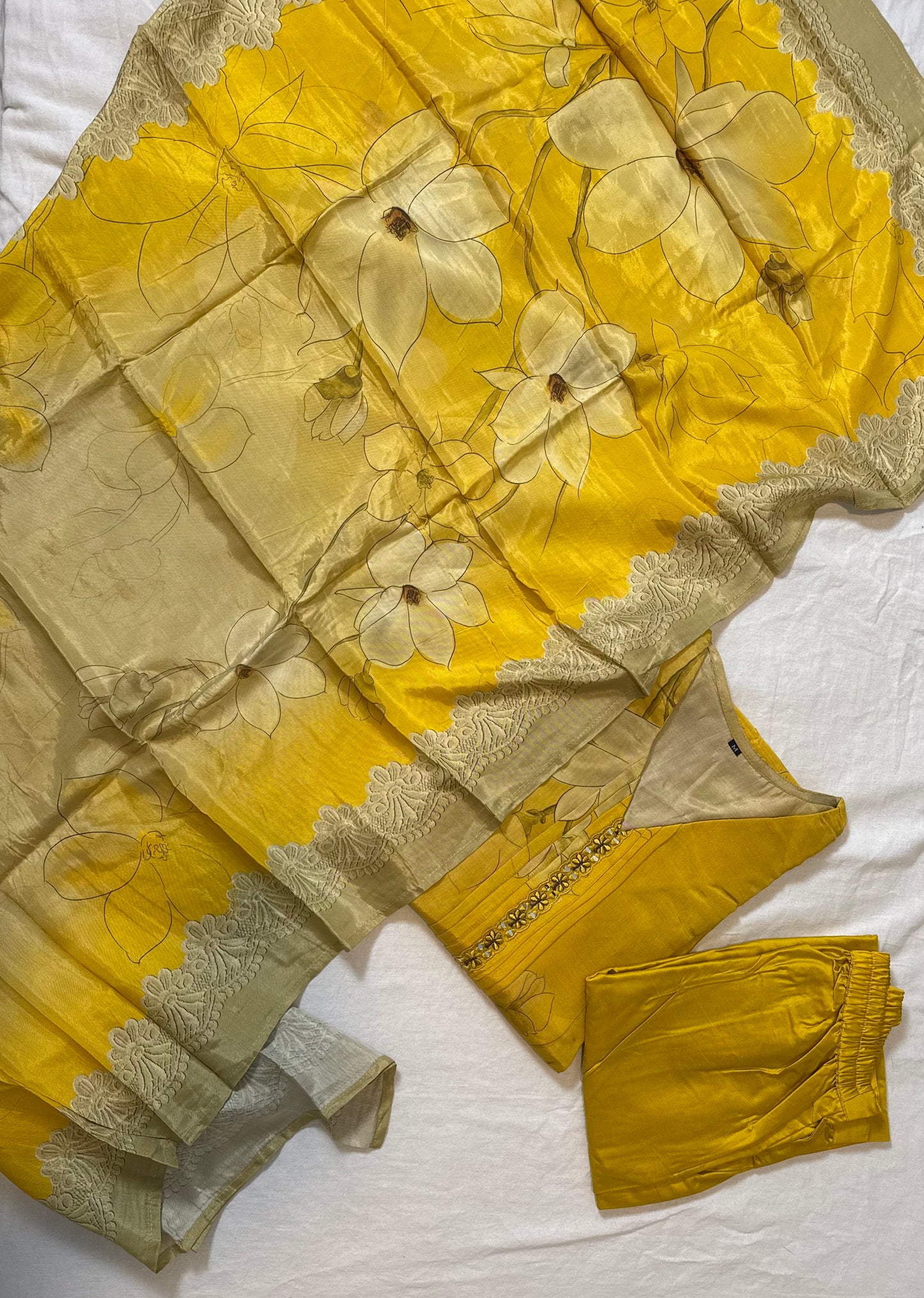 DM2303 - Yellow Muslin Set