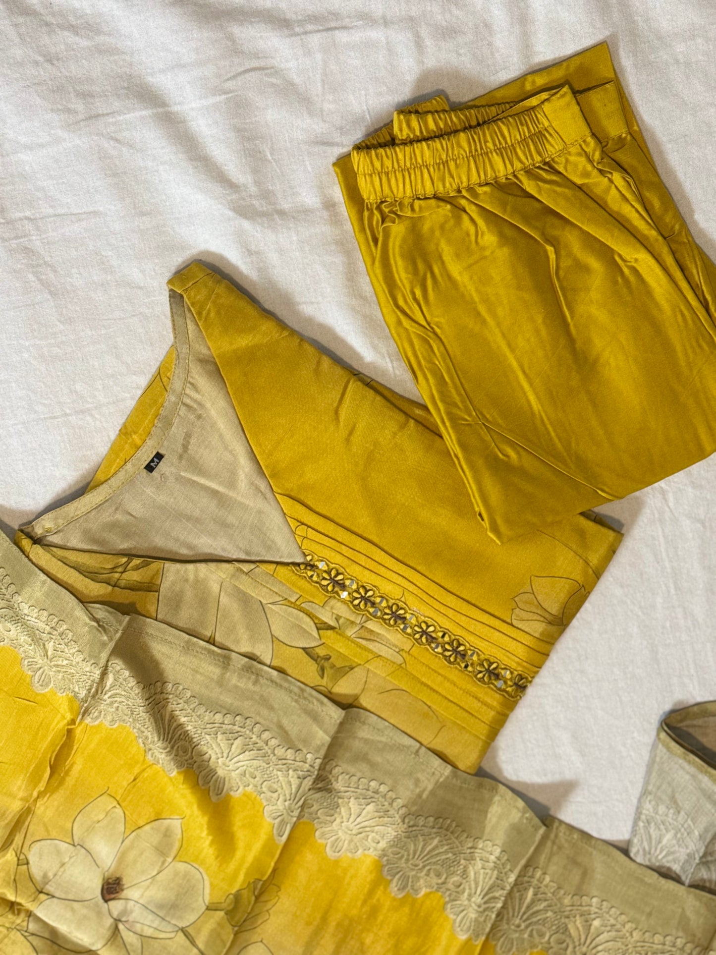 DM2303 - Yellow Muslin Set