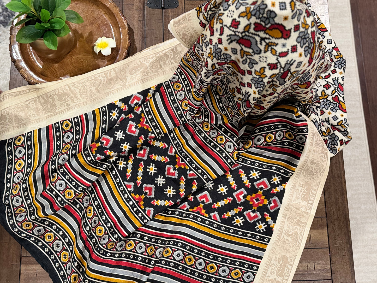 SN241111 - Ikat print saree