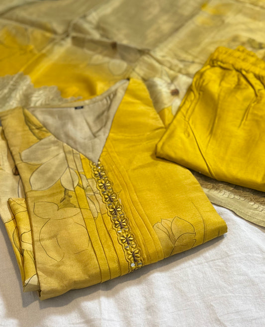 DM2303 - Yellow Muslin Set