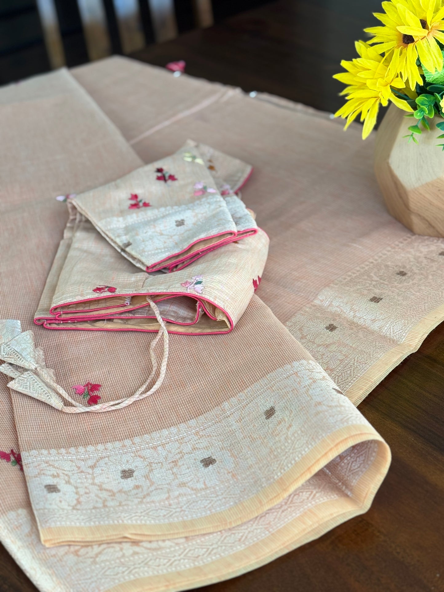 SF2002 - French knot Kota saree