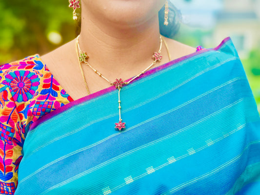 JA250405 - Red and Green Dainty necklace